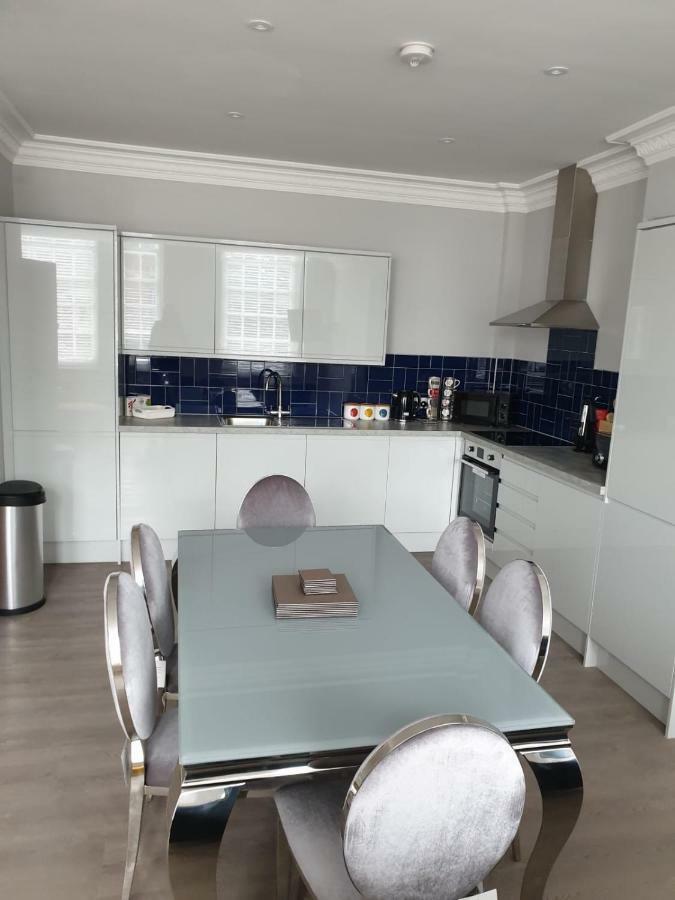 Birchover Juniper Court Aparthotel Нотингам Екстериор снимка
